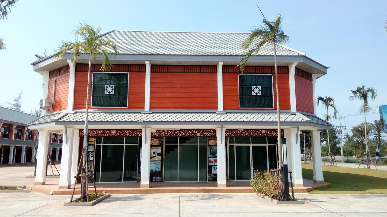 Suratthani Airport Hostel Surat Thani Esterno foto